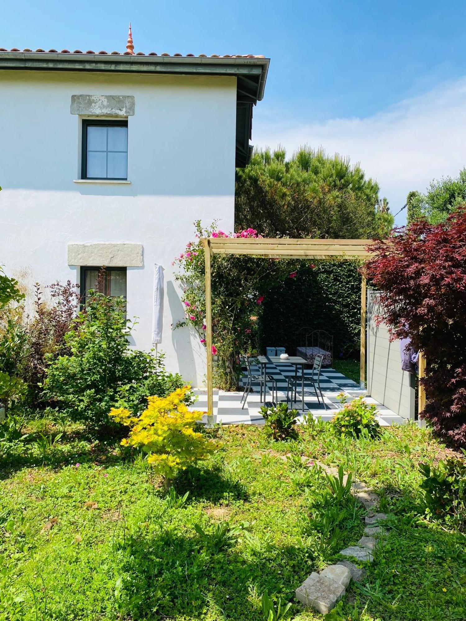 La Bastide De Guiche Entre Ocean Et Montagnes Apartman Kültér fotó